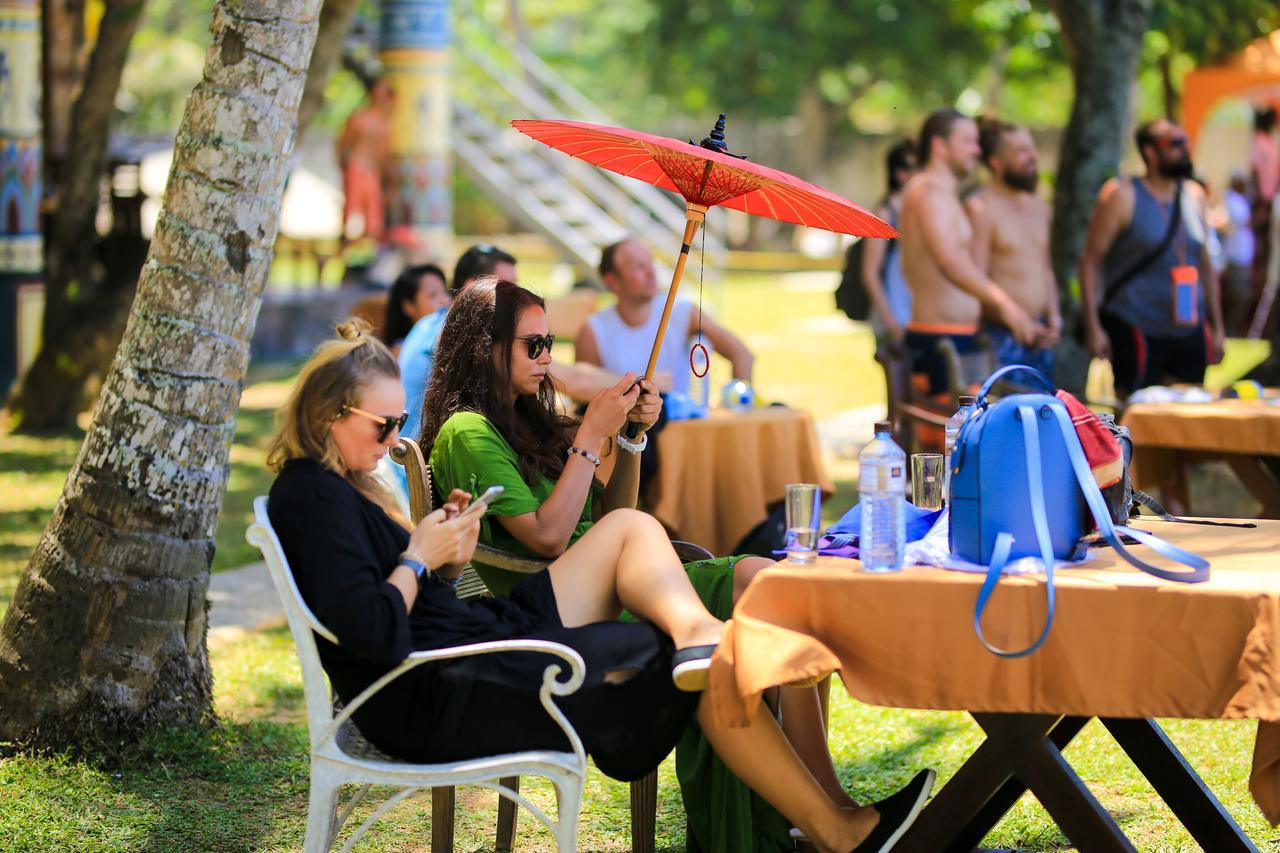Beach Front Ахангама Экстерьер фото