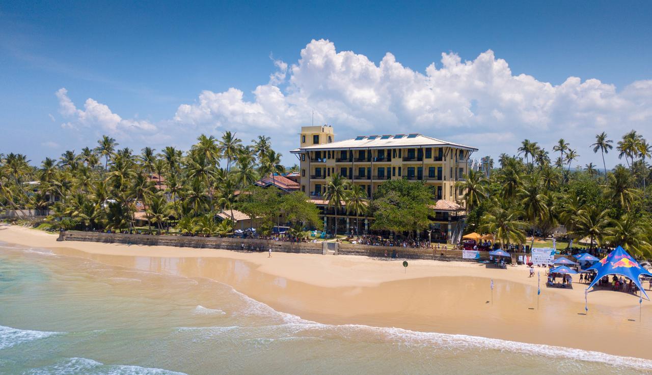 Beach Front Ахангама Экстерьер фото