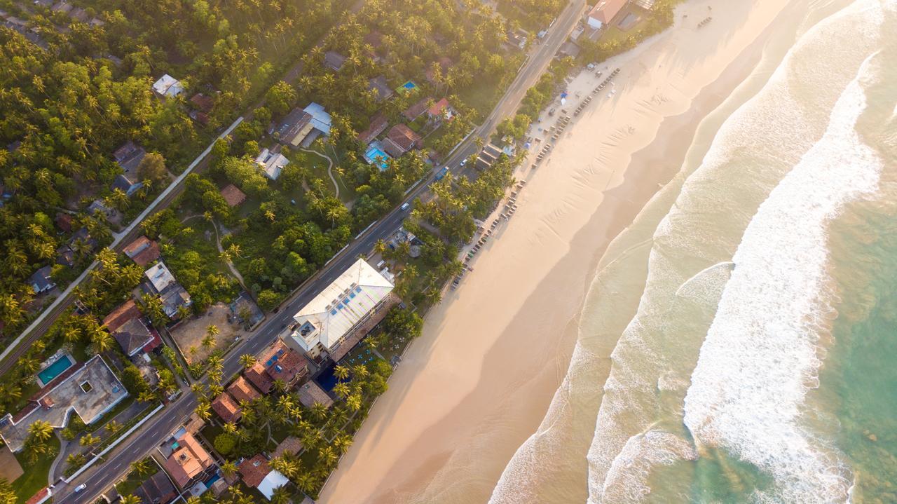 Beach Front Ахангама Экстерьер фото